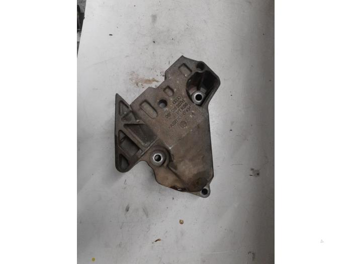 Volkswagen Golf Motorsteun