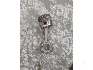 Gebruikte Zuiger Fiat Fiorino (225) 1.3 JTD 16V Multijet Prijs € 65,00 Margeregeling aangeboden door A.T.S. van de Wiel