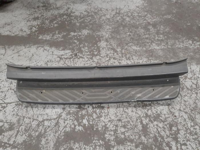 Mercedes Sprinter Treeplank achter