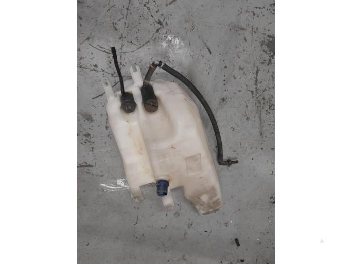 Alfa Romeo 156 Ruitensproeiertank voor