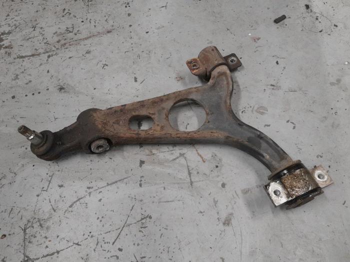 Alfa Romeo 156 Draagarm rechts-voor