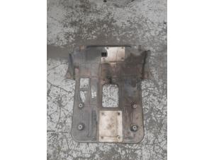 Gebruikte Motor Beschermplaat Fiat 500 (312) 0.9 TwinAir 80 Prijs € 70,00 Margeregeling aangeboden door A.T.S. van de Wiel