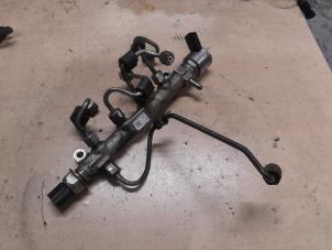 Gebruikte Injector brug Seat Leon ST (5FF) 1.6 TDI Ecomotive 16V Prijs € 150,00 Margeregeling aangeboden door A.T.S. van de Wiel