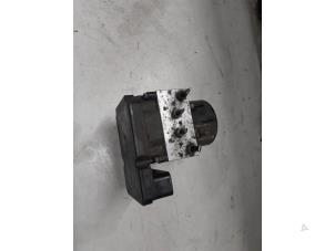 Gebruikte ABS Pomp Volkswagen Transporter T5 2.0 TDI BlueMotion Prijs € 170,00 Margeregeling aangeboden door A.T.S. van de Wiel
