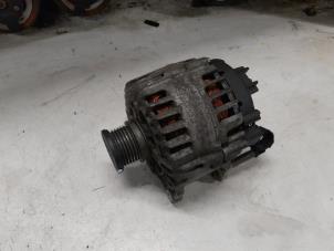 Gebruikte Dynamo Volkswagen Transporter T5 2.0 TDI BlueMotion Prijs € 75,00 Margeregeling aangeboden door A.T.S. van de Wiel