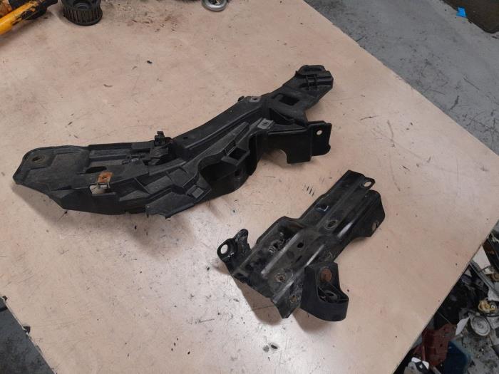 Fiat Ducato Koplampframe links