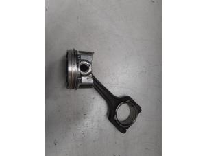 Gebruikte Zuiger Alfa Romeo Giulietta (940) 1.4 TB 16V MultiAir Prijs € 100,00 Margeregeling aangeboden door A.T.S. van de Wiel