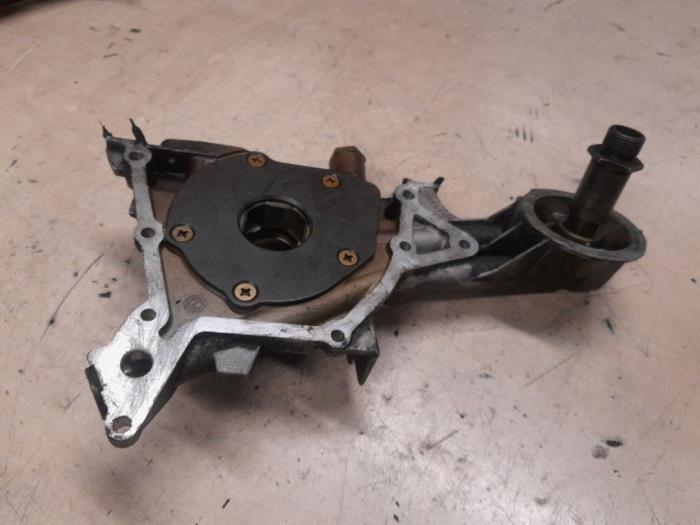 Alfa Romeo 156 Oliepomp