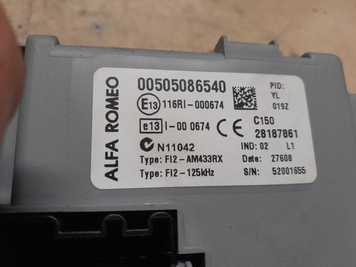 Comfort Module van een Alfa Romeo MiTo (955) 1.4 TB 16V 2009