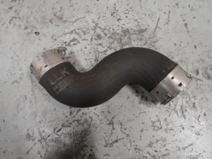 Gebruikte Intercooler Buis Mercedes Sprinter 3,5t (906.63) 316 CDI 16V Prijs € 40,00 Margeregeling aangeboden door A.T.S. van de Wiel