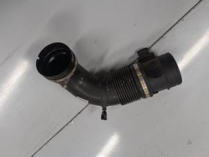 Gebruikte Luchthoeveelheidsmeter Alfa Romeo Giulietta (940) 1.75 TBI 16V QV Prijs € 100,00 Margeregeling aangeboden door A.T.S. van de Wiel