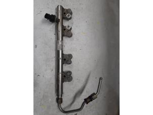 Gebruikte Injector brug Alfa Romeo Giulietta (940) 1.75 TBI 16V QV Prijs € 85,00 Margeregeling aangeboden door A.T.S. van de Wiel