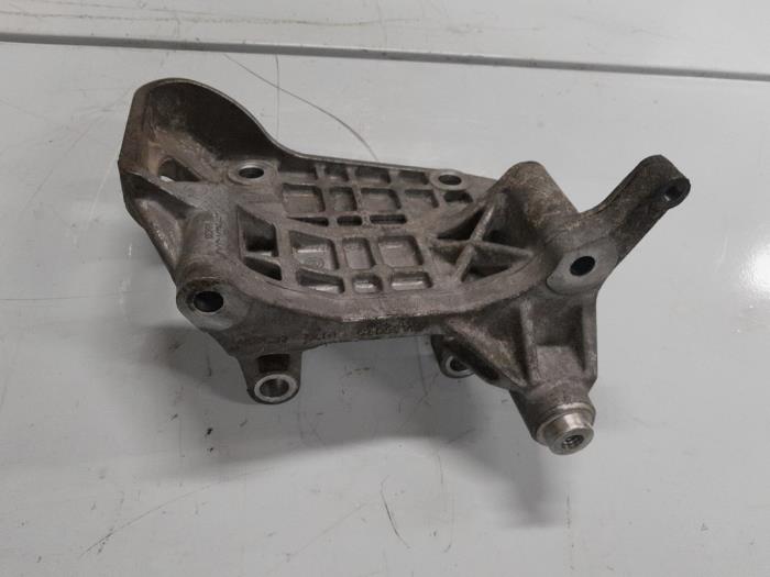 Audi SQ5 Dynamosteun onder