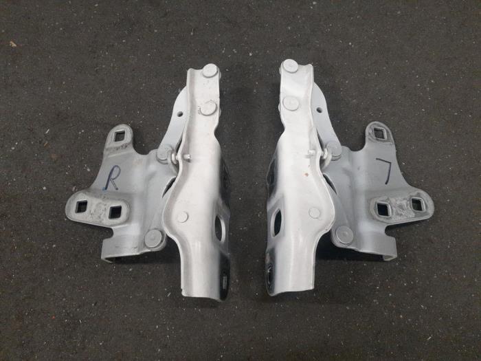 Alfa Romeo Stelvio Motorkap Scharnier