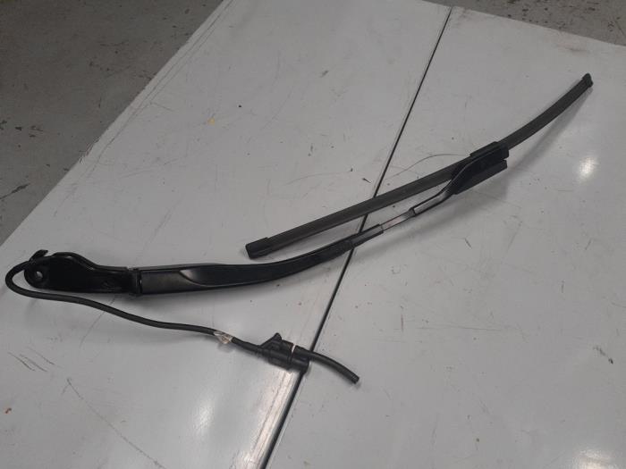 Alfa Romeo Stelvio Ruitenwisserarm voor