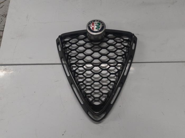 Alfa Romeo Stelvio Grille