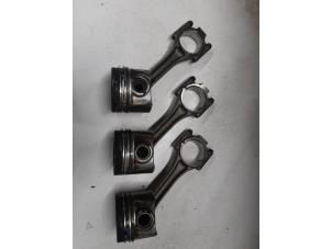 Gebruikte Zuiger Volkswagen Caddy III (2KA,2KH,2CA,2CH) 1.6 TDI 16V Prijs € 145,00 Margeregeling aangeboden door A.T.S. van de Wiel