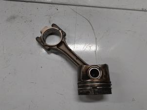 Gebruikte Zuiger Volkswagen Caddy III (2KA,2KH,2CA,2CH) 1.6 TDI 16V Prijs € 50,00 Margeregeling aangeboden door A.T.S. van de Wiel