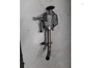 Gebruikte Oliepomp Mercedes Sprinter Prijs € 60,00 Margeregeling aangeboden door A.T.S. van de Wiel