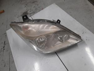 Gebruikte Koplamp rechts Mercedes Sprinter 3,5t (906.63) Prijs € 100,00 Margeregeling aangeboden door A.T.S. van de Wiel