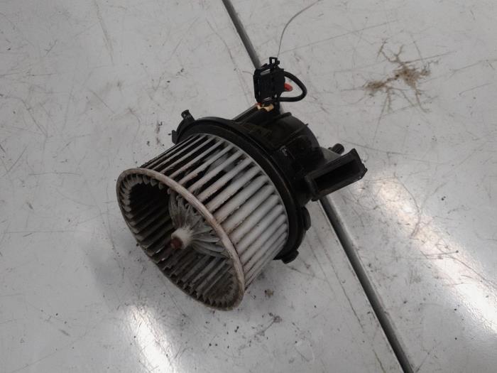 Audi A4 Kachel Ventilatiemotor