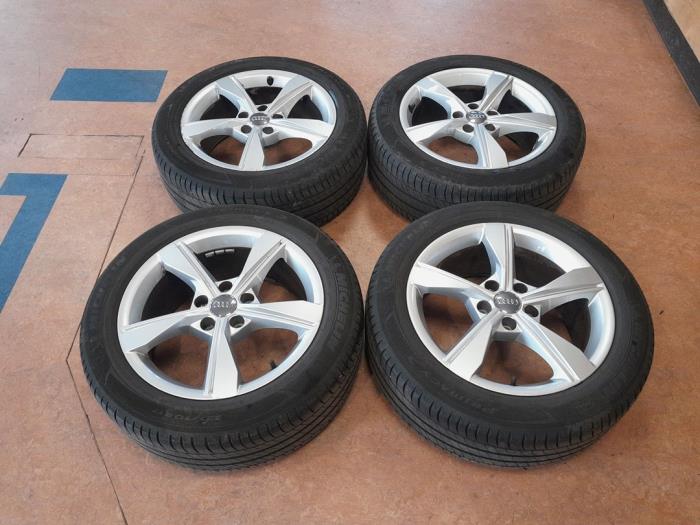 Audi A4 Sportvelgenset + banden