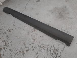 Gebruikte Sideskirt rechts Seat Altea (5P1) 1.6 Prijs € 75,00 Margeregeling aangeboden door A.T.S. van de Wiel