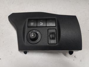 Gebruikte Spiegel Schakelaar Citroen Berlingo 1.6 HDi 90 Prijs € 30,00 Margeregeling aangeboden door A.T.S. van de Wiel