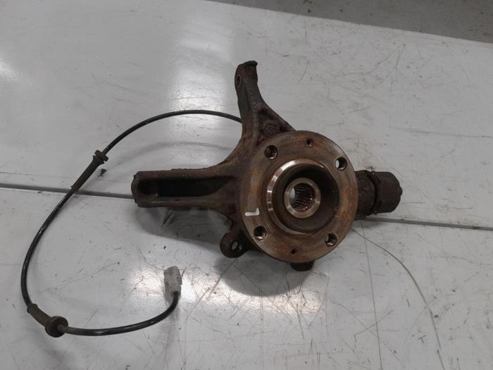 Citroen Berlingo Fusee links-voor