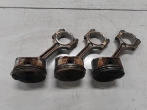 Gebruikte Zuiger Alfa Romeo 159 Sportwagon (939BX) 2.2 JTS 16V Prijs € 185,00 Margeregeling aangeboden door A.T.S. van de Wiel