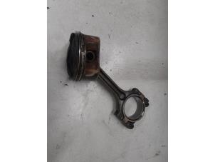 Gebruikte Zuiger Alfa Romeo 159 Sportwagon (939BX) 2.2 JTS 16V Prijs € 75,00 Margeregeling aangeboden door A.T.S. van de Wiel