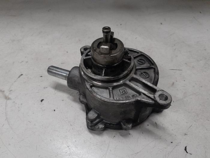 Vacuumpomp (Diesel) van een Mercedes-Benz Vito (639.6) 2.2 111 CDI 16V 2009