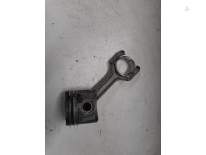 Gebruikte Zuiger Alfa Romeo MiTo (955) 1.3 JTDm 16V Prijs € 60,00 Margeregeling aangeboden door A.T.S. van de Wiel