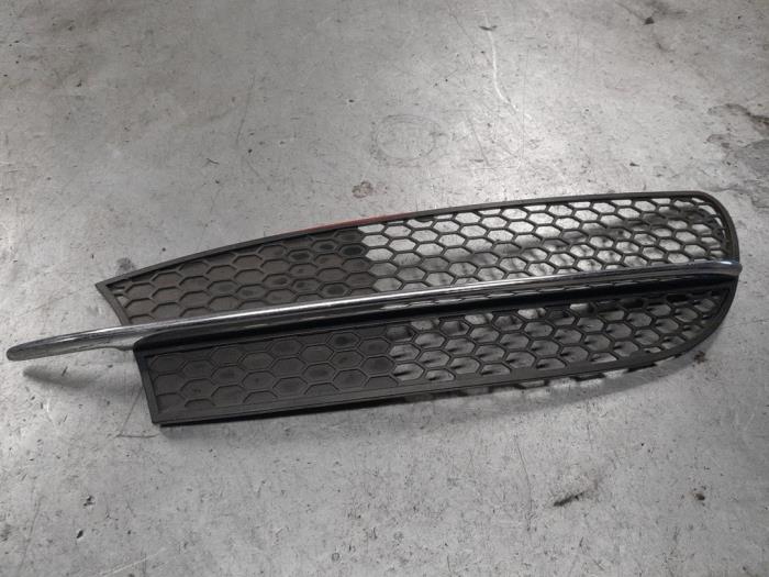 Alfa Romeo 147 Bumper Rooster