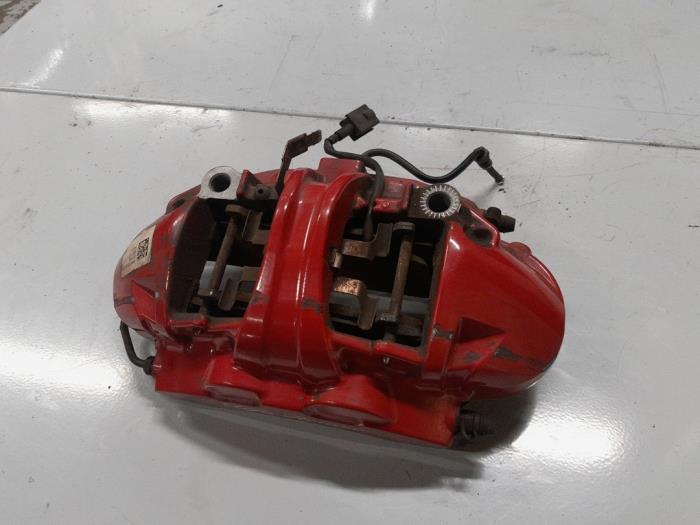 Alfa Romeo Stelvio Remklauw (Tang) rechts-voor