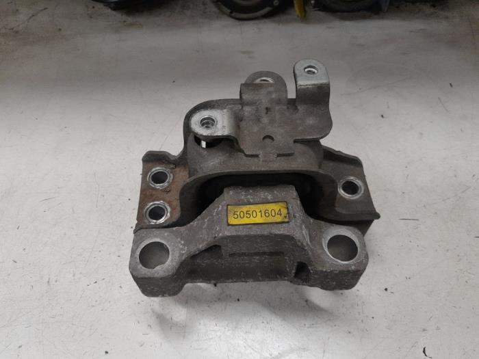 Alfa Romeo 159 Motorsteun