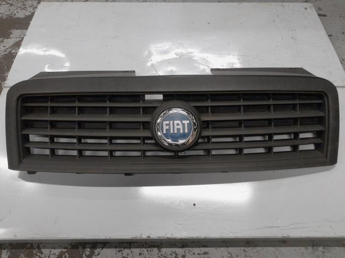 Fiat Doblo Grille