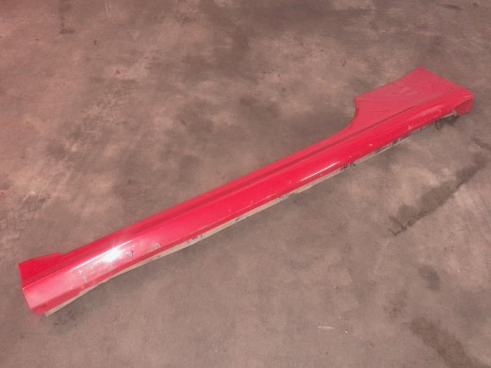 Fiat 500 Abarth Zijskirt links