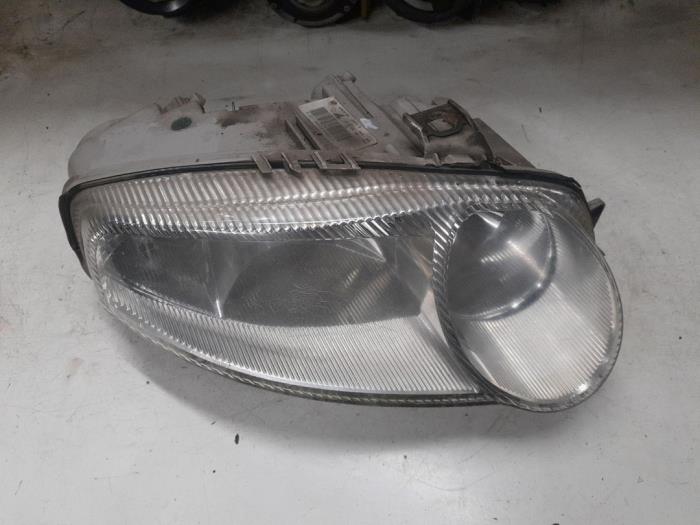Alfa Romeo 147 Koplamp rechts