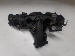 Gebruikte Inlaatspruitstuk Volkswagen Caddy III (2KA,2KH,2CA,2CH) 2.0 TDI 16V 4Motion Prijs € 80,00 Margeregeling aangeboden door A.T.S. van de Wiel