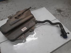 Gebruikte Adblue tank Mercedes Vito (447.6) 1.6 111 CDI 16V Prijs € 125,00 Margeregeling aangeboden door A.T.S. van de Wiel