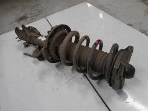 Gebruikte Mac Phersonpoot links-voor Mercedes Vito (447.6) 1.6 111 CDI 16V Prijs € 140,00 Margeregeling aangeboden door A.T.S. van de Wiel