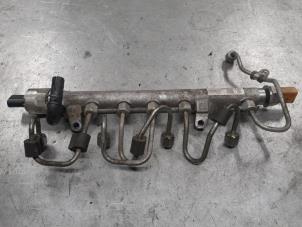 Gebruikte Injector brug Volkswagen Caddy III (2KA,2KH,2CA,2CH) 1.6 TDI 16V Prijs € 240,00 Margeregeling aangeboden door A.T.S. van de Wiel