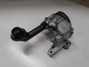 Gebruikte Oliepomp Volkswagen Caddy III (2KA,2KH,2CA,2CH) 1.6 TDI 16V Prijs € 40,00 Margeregeling aangeboden door A.T.S. van de Wiel