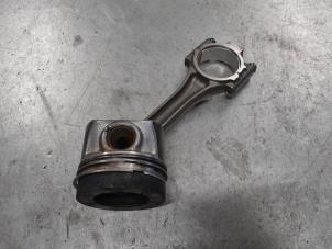 Gebruikte Zuiger Volkswagen Caddy III (2KA,2KH,2CA,2CH) 1.6 TDI 16V Prijs € 50,00 Margeregeling aangeboden door A.T.S. van de Wiel