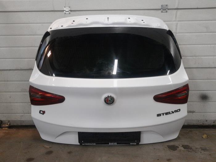 Alfa Romeo Stelvio Achterklep