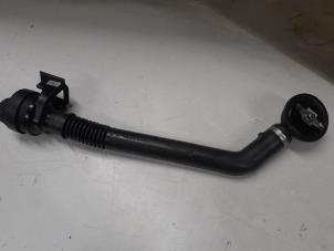 Gebruikte Olie vulpijp Mercedes Sprinter 3,5t (906.63) 310 CDI 16V Prijs € 30,00 Margeregeling aangeboden door A.T.S. van de Wiel