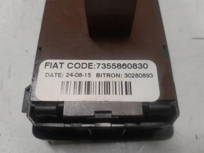 Mistlamp Schakelaar van een Peugeot Boxer (U9) 2.2 HDi 130 Euro 5 2015