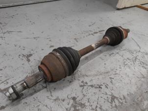 Gebruikte Steekas links-voor Renault Trafic (1FL/2FL/3FL/4FL) 1.6 dCi 95 Prijs € 60,00 Margeregeling aangeboden door A.T.S. van de Wiel