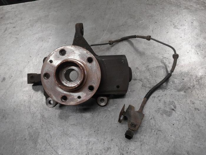 Renault Trafic Fusee links-voor